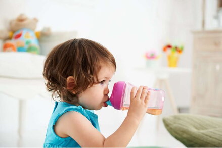  Hrnček Chicco Pokročilý s mäkkým náustkom 266 ml, 12m+ - fialový